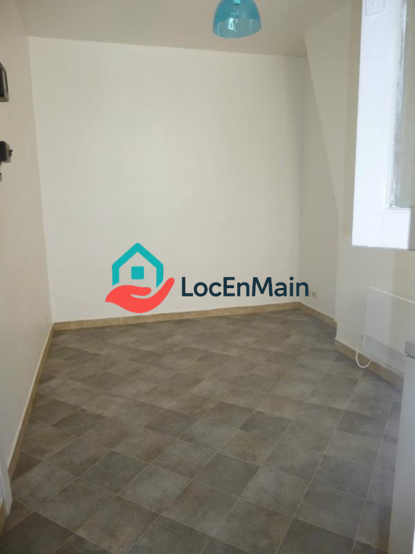 Studio à louer – Non meublé – 12 m² – Paris 9e