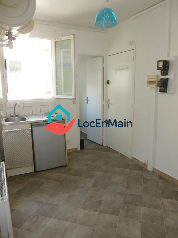 Studio à louer – Non meublé – 12 m² – Paris 9e - 2