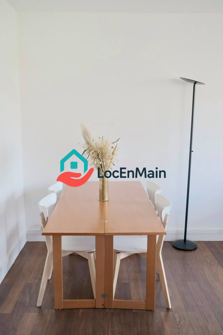 T2 à louer – Meublé – 46 m² – Paris 18e - 2